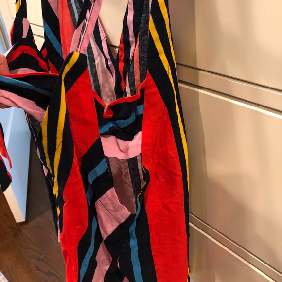 Lulu’s XS Super cute Adrift double strap tank with side cutouts + tiebacks - Picture 6 of 8